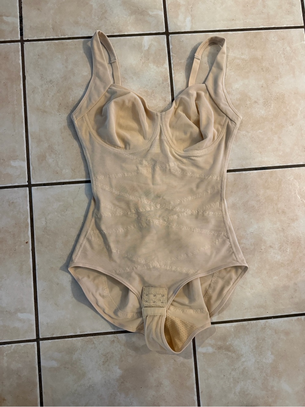Amazon Essentials Nude Beige Underwire Shaping Bodysuit